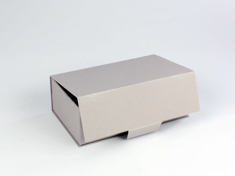 Magnet free cover case box